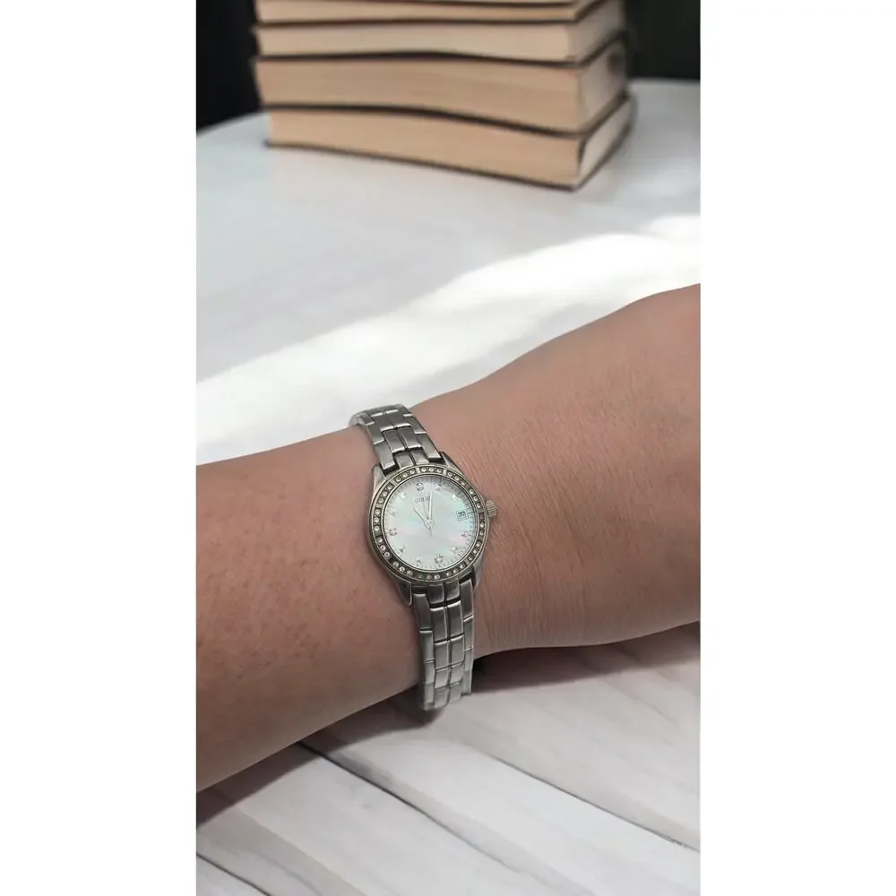 Guess crystal bezel